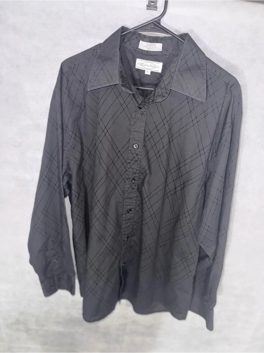 Eighty Eight Black Plaid Long-Sleeve Button-Up Shirt